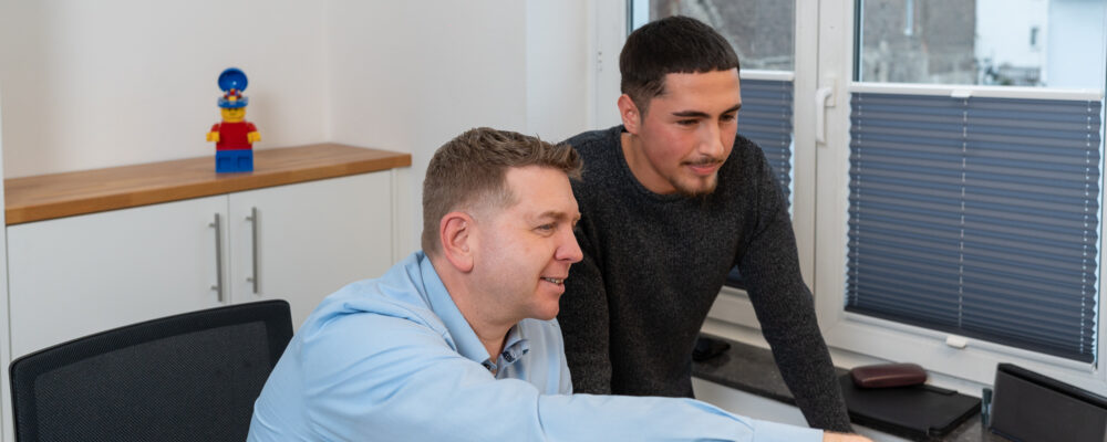 Werde Steuerfachangestellter bei Willmann & Großmann Steuerberatung. Dich erwarten ein starkes Team, moderne Arbeitsplätze und abwechslungsreiche Aufgaben in der Kanzlei.
